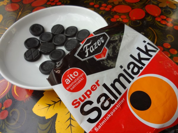 Черные конфеты из Финляндии с лакрицей